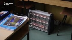 Drva za grijanje u školskoj torbi