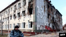 Одна з будівель у Грозному, пошкоджена після боїв 4 грудня 2014 року