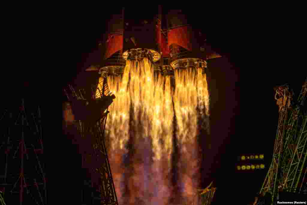 Raketni pojačivač Sojuz-2.1b eksplodirao je s lansirne rampe na kosmodromu Bajkonur u Kazahstanu.