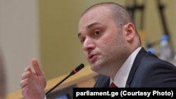 Мамука Бахтадзе обозначил две главные проблемы – оккупацию и бедность, после чего приступил к перечислению успехов страны в цифрах и в рейтингах