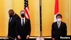 АКШнын мамлекеттик катчысы Энтони Блинкен, коргоо министри Ллойд Остин жана Жапониянын тышкы иштер министри Тосимицу Мотэги