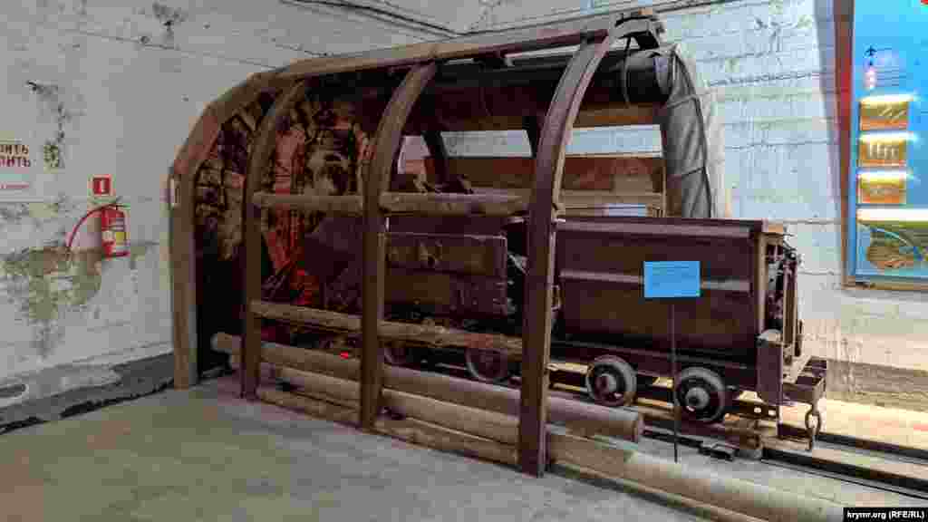 Породонавантажувальна машина ППН-1С використовувалася при прокладці тунелів