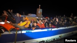 Италия - Түндүк Африкадан деңиз аркылуу Европага келген мигранттар биринчи кадам койгон өлкөлөрдүн бири. 