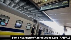 Від 1 червня на філії «Донецька залізниця» почнуть курсувати 38 поїздів, «Львівська залізниця» – 20 поїздів, «Одеська залізниця» – 44 поїзди, «Південна залізниця» – 112 поїздів, повідомляє «Укрзалізниця»