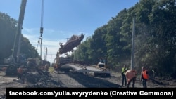 Раніше прем’єр-міністерка Юлія Свириденко повідомляла, що 28 потягів йдуть зміненими маршрутами через пошкодження інфраструктури на залізничному перегоні Боярка-Васильків у Київській області