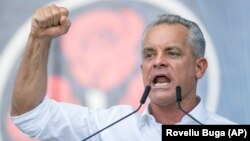 Fostul lider al PDM în timpul unui miting din iunie, 2019