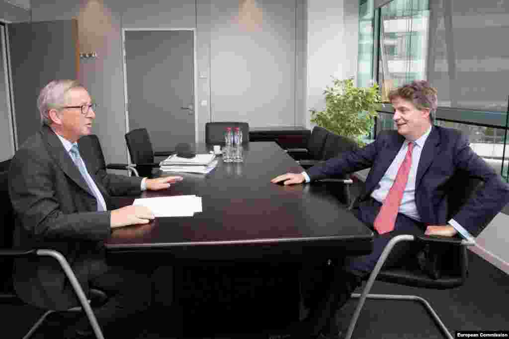 Џонатан Хил, Британија, финансиски услуги: екс лидер на Горниот дом на британскиот парламент и обид на Јункер да ги одоброволи евроскпетиците во Лондон.&nbsp;