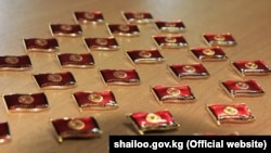 Значки депутатов местных кенешей. 