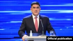 Курсан Асанов. 