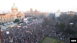 Protest protiv nezavisnosti Kosova, nakon kojeg su izbili neredi, Beograd, 21. februar 2008