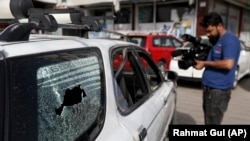 دسترسی به اطلاعات و راه یافتن به محل رویداد باری بسیاری از خبرنگاران در ولایات افغانستان دشوار شده است.