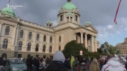 Beograd: Protest i na vratima Skupštine Srbije