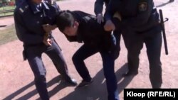 Задержание активистов движения "Жаны муун". 15 октября 2014 года.