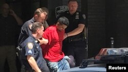 Поліція затримує підозрюваного у наїзді на людей в Нью-Йорку, США, 18 травня 2017 року