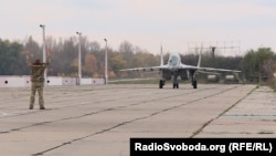 Zelenski mesecima traži od zapadnih pristalica da mu pošalju borbene avione, sisteme protivvazdušne odbrane i drugu opremu i municiju.  Ukrajinski MiG-29 u bazi kod Kijeva, ilustrativna fotografija
