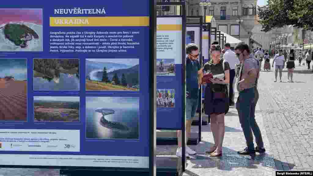 &laquo;Неймовірна Україна&raquo;&nbsp;&ndash;&nbsp;на цьому колажі світлини та інформація з унікальних місць &ndash; це, зокрема, озеро Синевир, острів Джарилгач та ліси Полісся