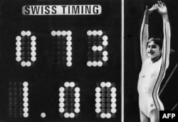 A bizarr 1 pont Comăneci tökéletes tíz pontot érő mutatványa után