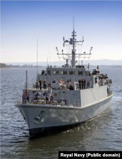 Fosta navă de vânătoare de mine a Marinei Regale Britanice, HMS Pembroke, din clasa Sandown, a fost integrată în Forțele Navale Române sub numele „Căpitan Constantin Dumitrescu”.