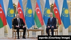 Азербайжандын жана Казакстандын президенттери Илхам Алиев менен Касым-Жомарт Токаев. Астана, 21-октябрь 2025-жыл