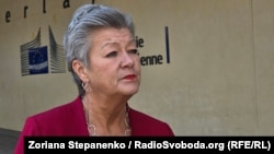 Ілва Йоганссон наголосила на необхідності побудувати «спеціальний юридичний місток» від тимчасового захисту до іншого легального дозволу на проживання
