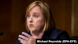 Ambasadoarea Statelor Unite în Belarus, Julie Fisher, recunoaște că protestele de anul trecut au fost „un moment decisiv”. 