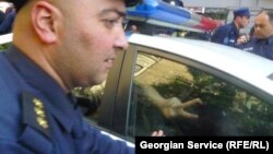 Аресту чиновников предшествовал массовый допрос более двадцати сотрудников органов столичного самоуправления: все это происходило на фоне визита представительной делегации НАТО в Грузию