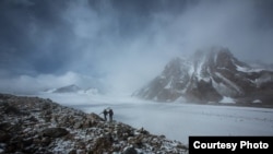 Абрамов мөңгүсү, Алай кырка тоосу.