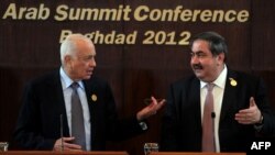 ერაყის საგარეო საქმეთა მინისტრი ჰოშიარ ზებარი (მარჯვნივ) და არაბთა ლიგის გენერალური მდივანი ნაბილ ალ-არაბი