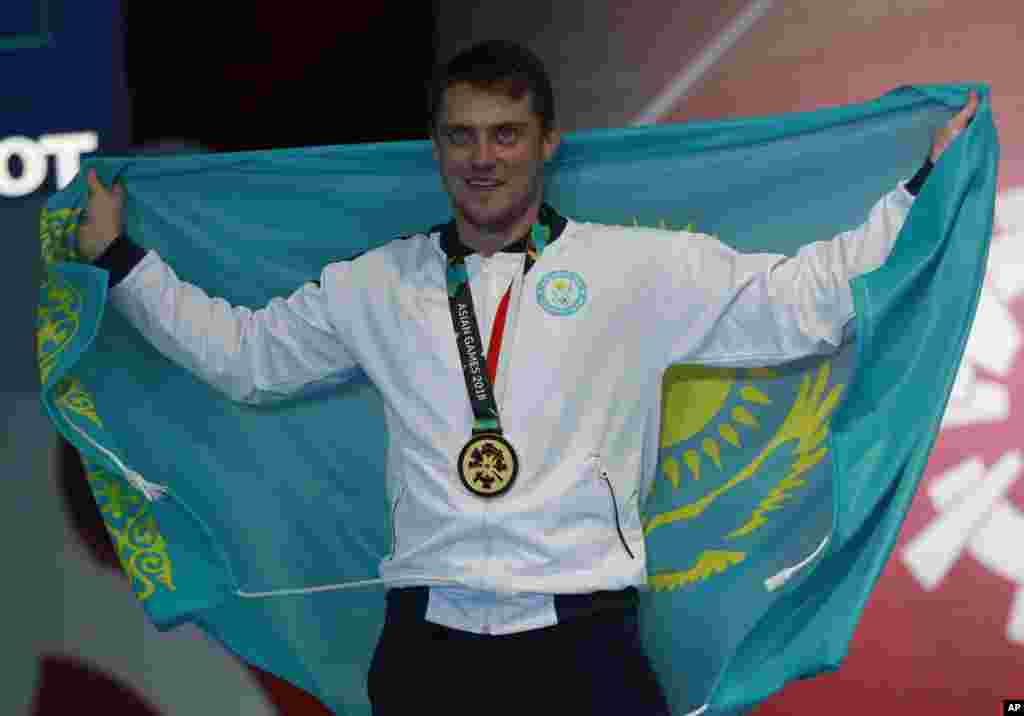 Семсерлесудің шпага түрінен&nbsp;Дмитрий Алексанин&nbsp;Азия ойындарының чемпионы атанды. Бұл - Қазақстанның Джакартадағы алғашқы алтыны. 19 тамыз 2018 жыл.