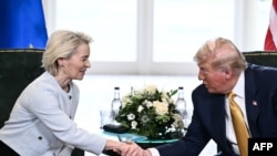 Президентка Єврокомісії Урсула фон дер Ляєн під час зустрічі з президентом США Дональдом Трампом, 27 липня 2025 року