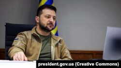 Володимир Зеленський повідомив, що цього тижня змогли евакуюватися понад 150 людей із «Азовсталі» і ще понад 300 людей із Маріуполя та його околиць 