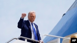 «Ми бачимо дрони, які падають під кутом, зі швидкістю та точністю. Ми ніколи не бачили нічого подібного. Ми ніколи не бачили нічого подібного. І ми вчимося на цьому»