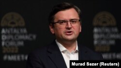 Дмитро Кулеба вказав на те, що Сполучені Штати, Велика Британія та Канада вже заявили про відмову від російської нафти та вугілля