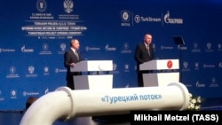 ТУРЦИЈА -- Турскиот претседател Реџеп Таип Ердоган и рускиот претседател Владимир Путин на церемонијата на отворањето на проектот Турски тек во Истанбул, 8 јануари 2020 година