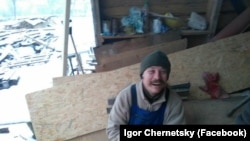 Ігор Чернецький на будівництві реабілітаційного центру «Бандерівський схрон»