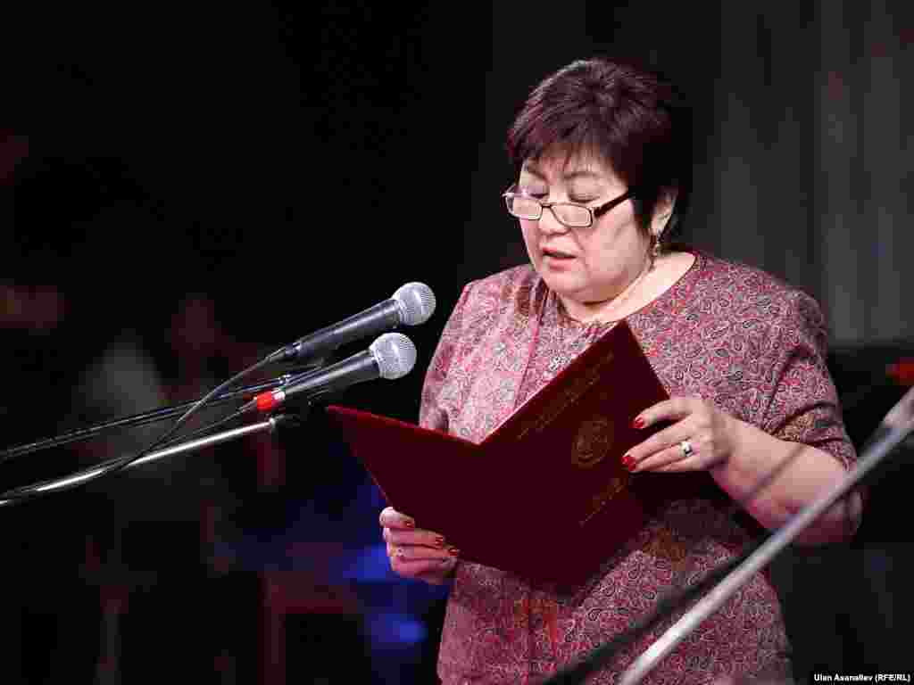 Вице-спикер Жогорку Кенеша Бодош Мамырова