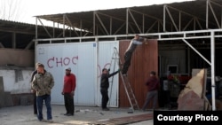 Снос незаконной постройки в Оше. 