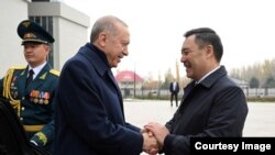 Режеп Тайип Эрдоган менен Садыр Жапаров. 5-ноябрь, Бишкек. 