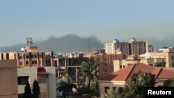 Dim iznad glavnog grada Kartuma, Sudan, 18. april 2023.