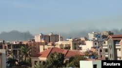 Dim iznad Kartuma ujutro 18. aprila