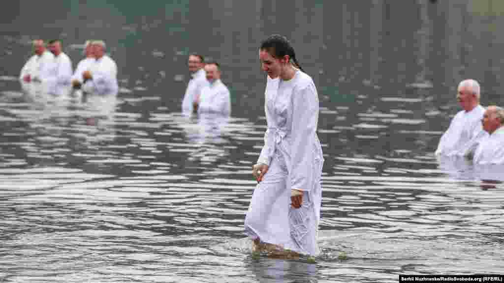 Після хрещення дарують Біблію