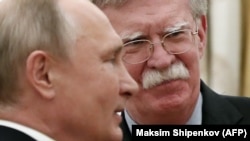 Vladimir Putin și John Bolton la Kremlin 23 octombrie 2018
