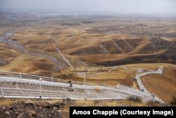 Редкий посетитель "тропы здоровья", которая проложена по горам вокруг Ашхабада и длится около 37 километров.