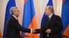 Armenia cedează presiunilor Rusiei