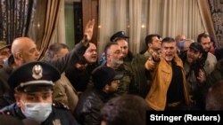 Tüntetők törtek be az örmény parlamentbe.