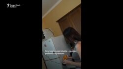 Fără curent, pe timp de iarnă: cum se descurcă o mamă din Odesa