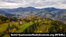 8 жовтня о 11:40 Служба порятунку отримала повідомлення про те, що під час спуску по зеленому маршруту з гори Говерла двоє туристів заблукали та потребують допомоги рятувальників.