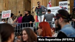 Как только начинаются антиправительственные акции, тут же разворачиваются массированные интернет-кампании по дискредитации протестующих