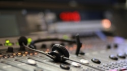 یک خانه، یک زمین