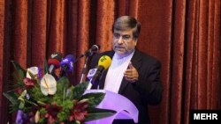  وزیر فرهنگ و ارشاد اسلامی می‌گوید که در جمهوری اسلامی بیش از هر جا از اخلاق صحبت می‌شود، اما جامعه پس از ۳۵ سال دچار دروغ شده است